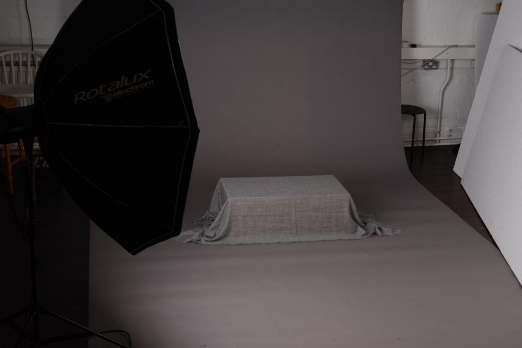 Focus and shoot photography, grey set